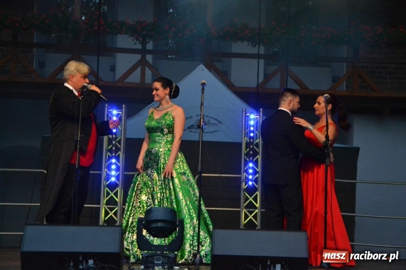 Zdjęcie w galerii na portalu naszraciborz.pl: Gala operetkowa na Zamku Piastowskim za nami wiadomości z regionu