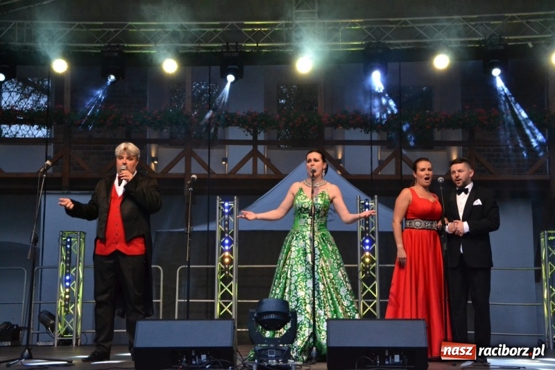 Zdjęcie w galerii na portalu naszraciborz.pl: Gala operetkowa na Zamku Piastowskim za nami wiadomości z regionu