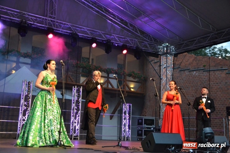 Zdjęcie w galerii na portalu naszraciborz.pl: Gala operetkowa na Zamku Piastowskim za nami wiadomości z regionu