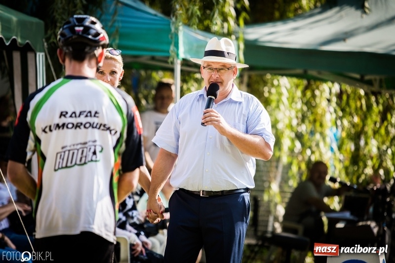 Zdjęcie w galerii na portalu naszraciborz.pl: Plejada gwiazd zjechała do Zakrzowa na XX Jeździeckie Mistrzostwa Gwiazd - Art Cup wiadomości z regionu