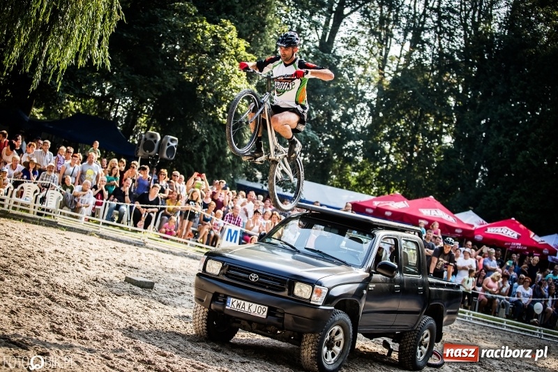 Zdjęcie w galerii na portalu naszraciborz.pl: Plejada gwiazd zjechała do Zakrzowa na XX Jeździeckie Mistrzostwa Gwiazd - Art Cup wiadomości z regionu