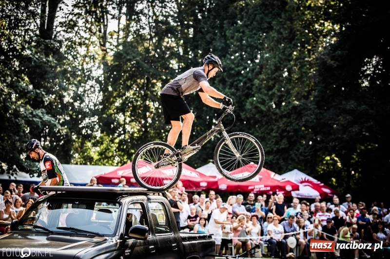 Zdjęcie w galerii na portalu naszraciborz.pl: Plejada gwiazd zjechała do Zakrzowa na XX Jeździeckie Mistrzostwa Gwiazd - Art Cup wiadomości z regionu