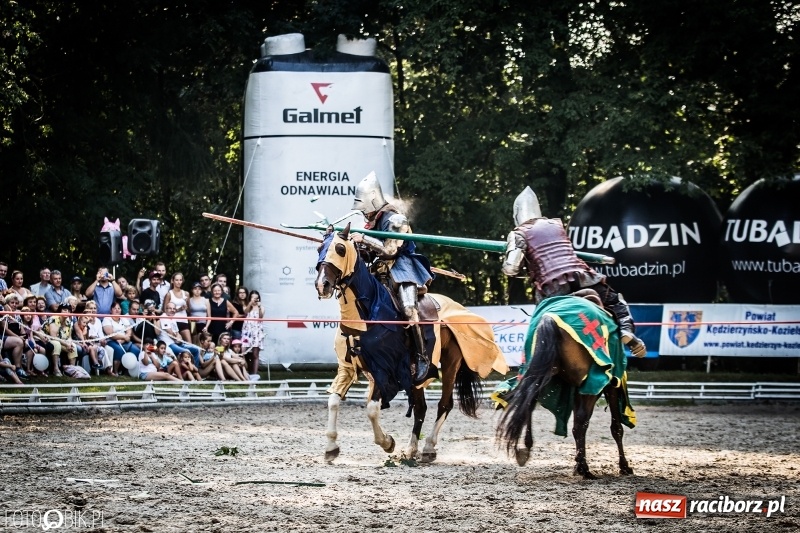 Zdjęcie w galerii na portalu naszraciborz.pl: Plejada gwiazd zjechała do Zakrzowa na XX Jeździeckie Mistrzostwa Gwiazd - Art Cup wiadomości z regionu