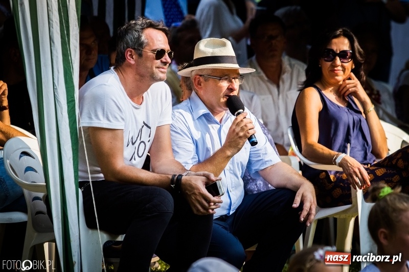 Zdjęcie w galerii na portalu naszraciborz.pl: Plejada gwiazd zjechała do Zakrzowa na XX Jeździeckie Mistrzostwa Gwiazd - Art Cup wiadomości z regionu