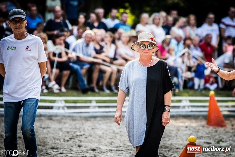 Zdjęcie w galerii na portalu naszraciborz.pl: Plejada gwiazd zjechała do Zakrzowa na XX Jeździeckie Mistrzostwa Gwiazd - Art Cup wiadomości z regionu