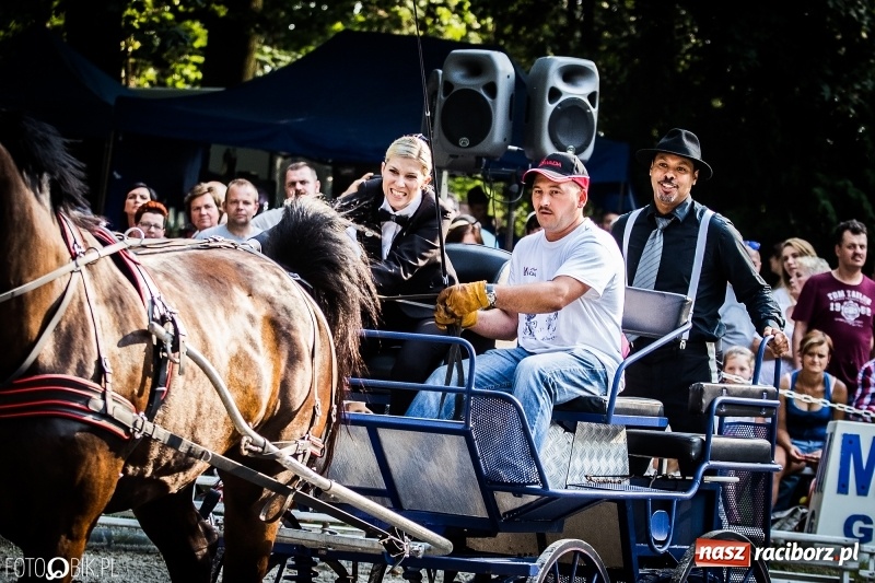 Zdjęcie w galerii na portalu naszraciborz.pl: Plejada gwiazd zjechała do Zakrzowa na XX Jeździeckie Mistrzostwa Gwiazd - Art Cup wiadomości z regionu