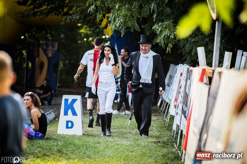 Zdjęcie w galerii na portalu naszraciborz.pl: Plejada gwiazd zjechała do Zakrzowa na XX Jeździeckie Mistrzostwa Gwiazd - Art Cup wiadomości z regionu