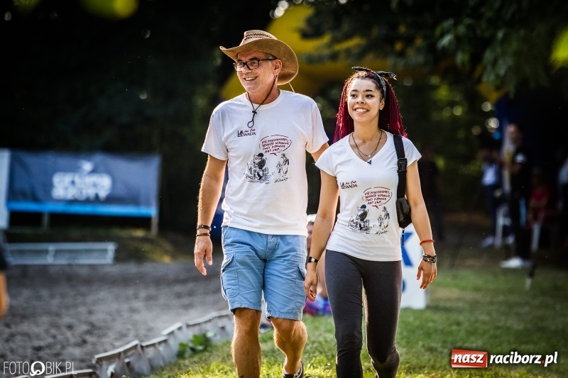 Zdjęcie w galerii na portalu naszraciborz.pl: Plejada gwiazd zjechała do Zakrzowa na XX Jeździeckie Mistrzostwa Gwiazd - Art Cup wiadomości z regionu