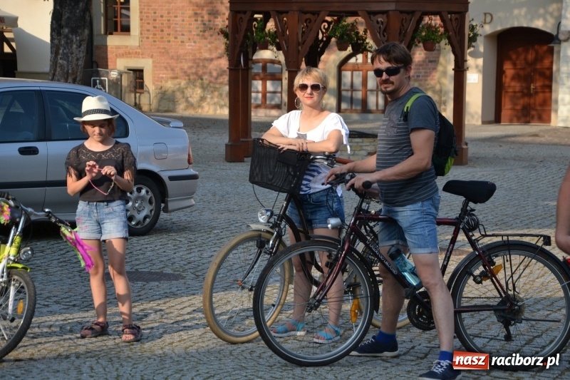 Zdjęcie w galerii na portalu naszraciborz.pl: Piosenki na Zamku czar..., czyli spotkanie muzyczne na Zamku Piastowskim wiadomości z regionu