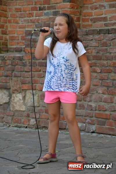 Zdjęcie w galerii na portalu naszraciborz.pl: Piosenki na Zamku czar..., czyli spotkanie muzyczne na Zamku Piastowskim wiadomości z regionu