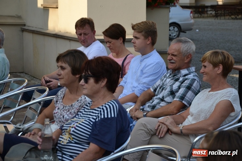 Zdjęcie w galerii na portalu naszraciborz.pl: Piosenki na Zamku czar..., czyli spotkanie muzyczne na Zamku Piastowskim wiadomości z regionu