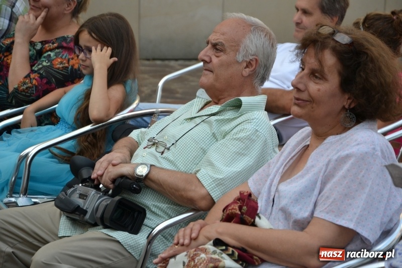 Zdjęcie w galerii na portalu naszraciborz.pl: Piosenki na Zamku czar..., czyli spotkanie muzyczne na Zamku Piastowskim wiadomości z regionu