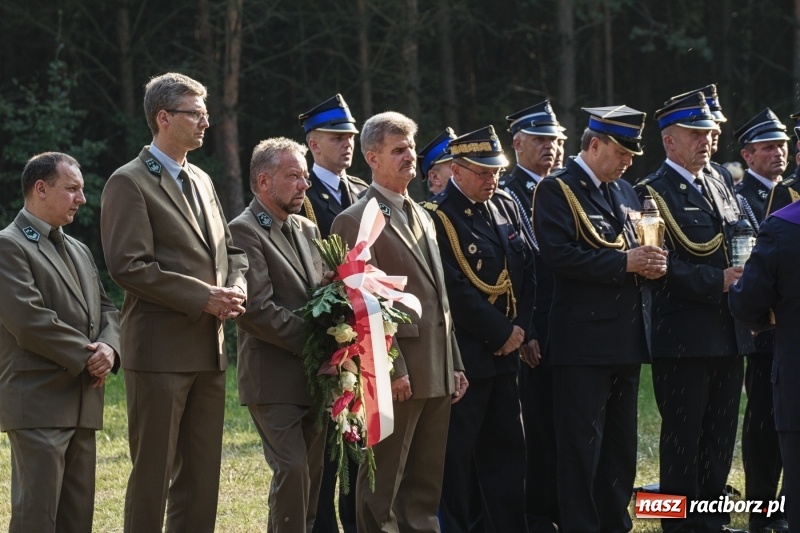 Zdjęcie w galerii na portalu naszraciborz.pl: Strażacy uczcili ofiary tragicznego pożaru lasów sprzed 25 lat wiadomości z regionu