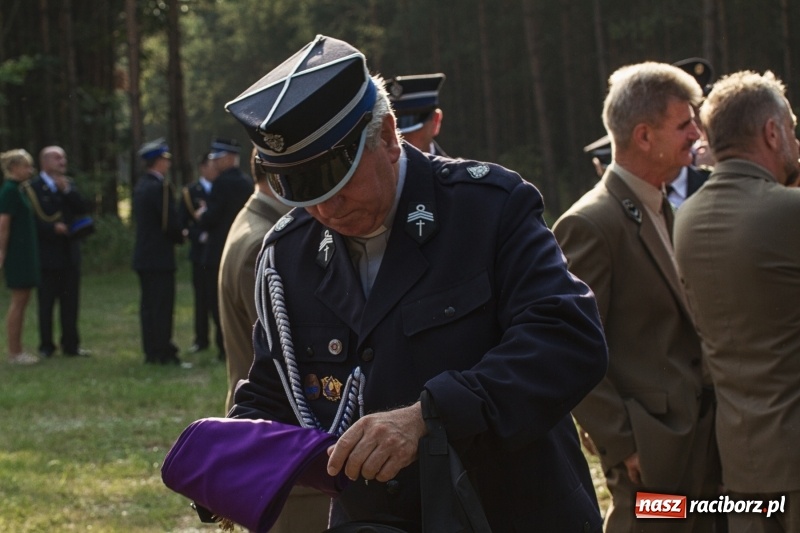 Zdjęcie w galerii na portalu naszraciborz.pl: Strażacy uczcili ofiary tragicznego pożaru lasów sprzed 25 lat wiadomości z regionu