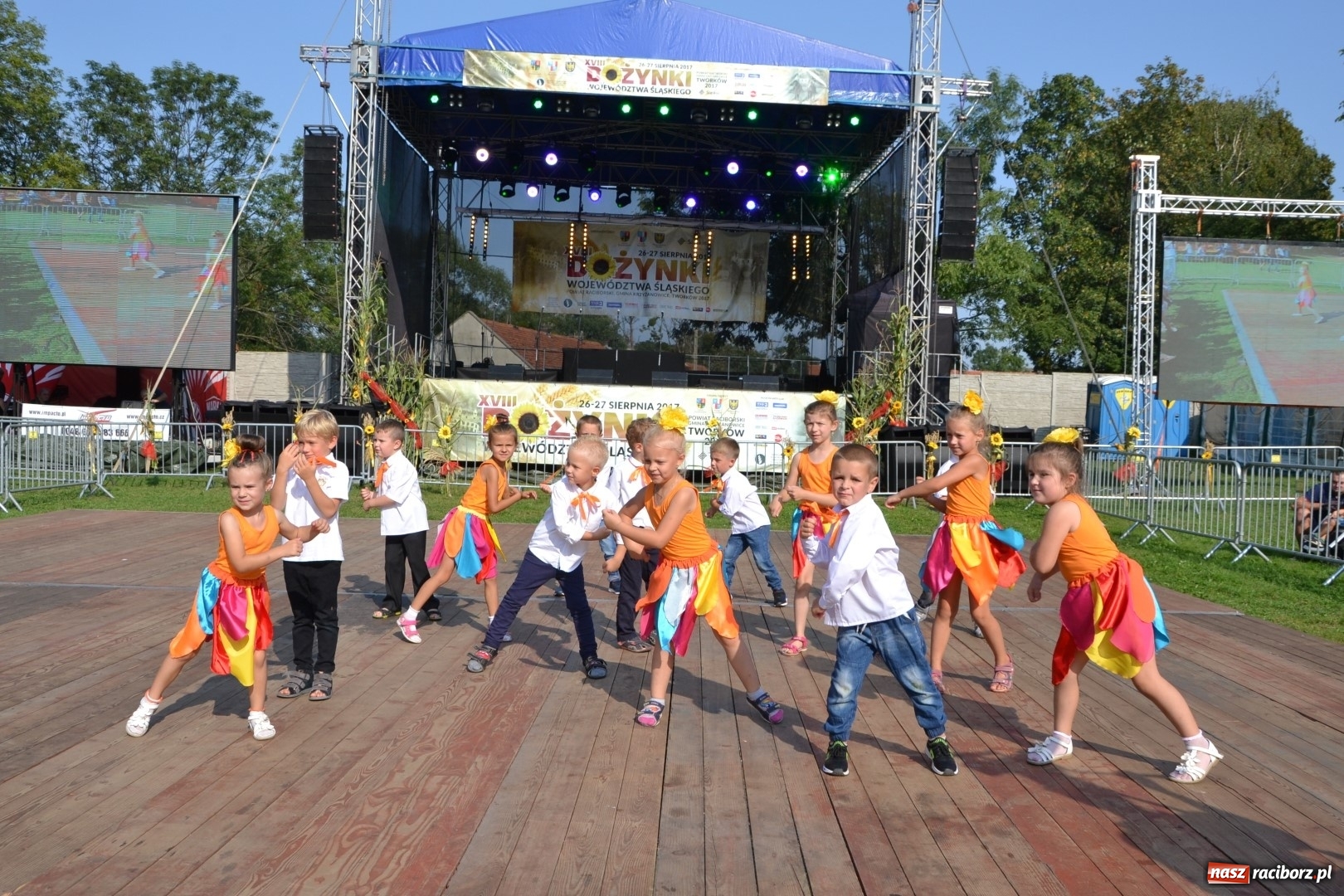 Zdjęcie w galerii na portalu naszraciborz.pl: Dożynki wojewódzkie w Tworkowie - w sobotę rozpoczęła się zabawa  wiadomości z regionu