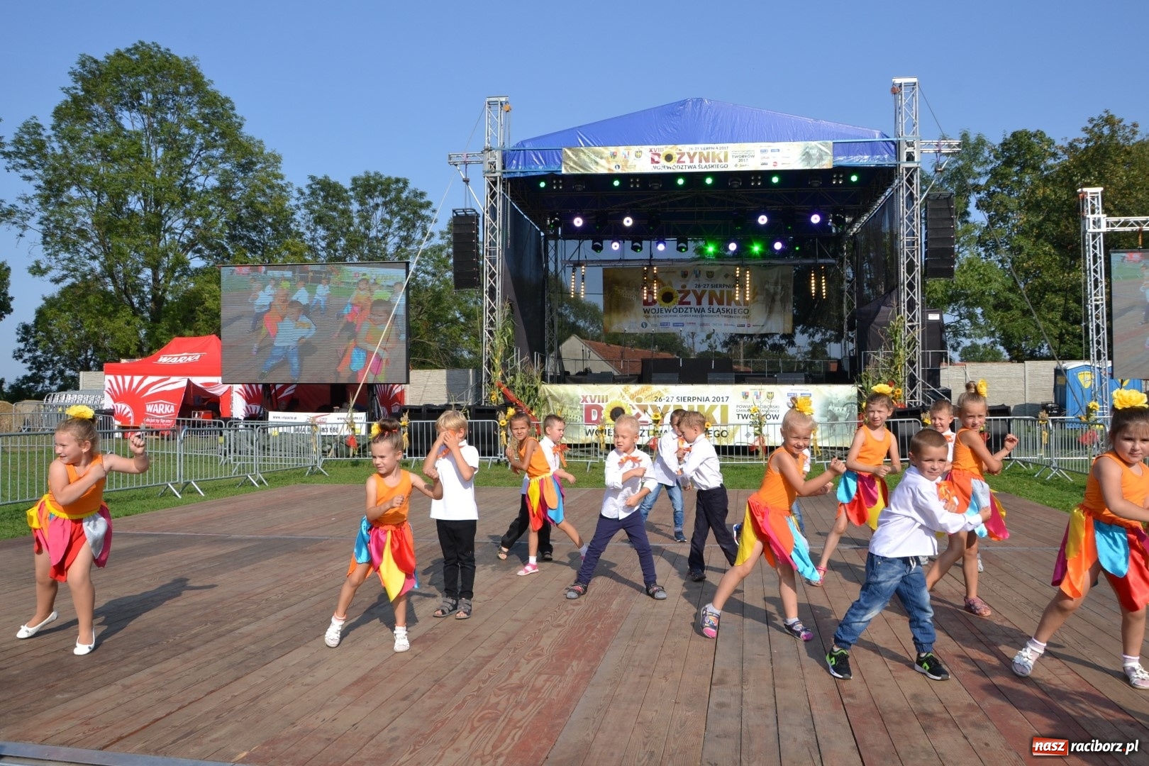 Zdjęcie w galerii na portalu naszraciborz.pl: Dożynki wojewódzkie w Tworkowie - w sobotę rozpoczęła się zabawa  wiadomości z regionu