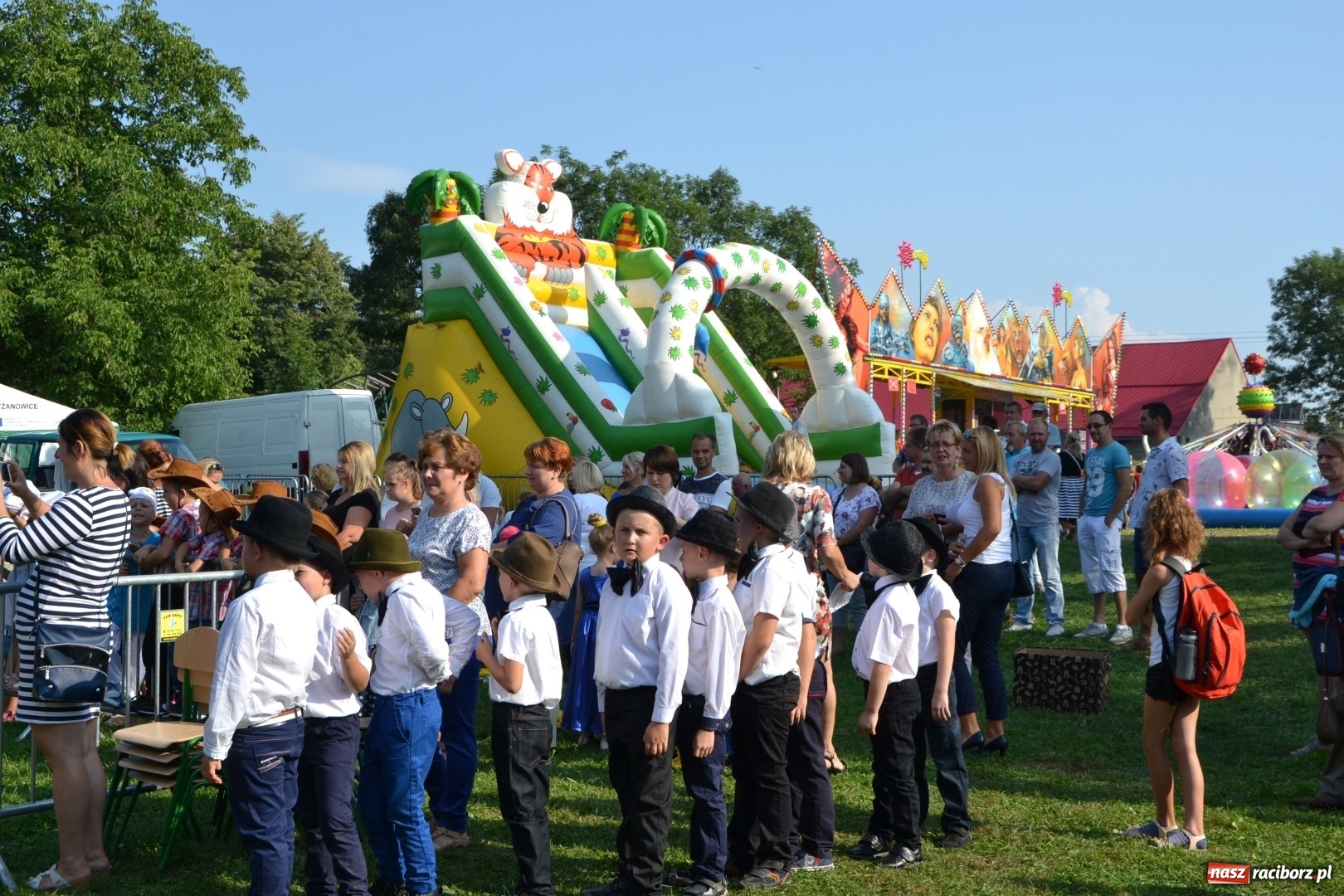 Zdjęcie w galerii na portalu naszraciborz.pl: Dożynki wojewódzkie w Tworkowie - w sobotę rozpoczęła się zabawa  wiadomości z regionu