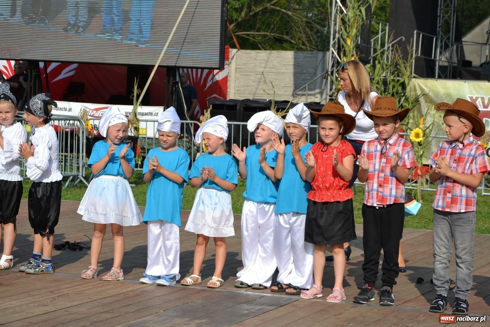 Zdjęcie w galerii na portalu naszraciborz.pl: Dożynki wojewódzkie w Tworkowie - w sobotę rozpoczęła się zabawa  wiadomości z regionu
