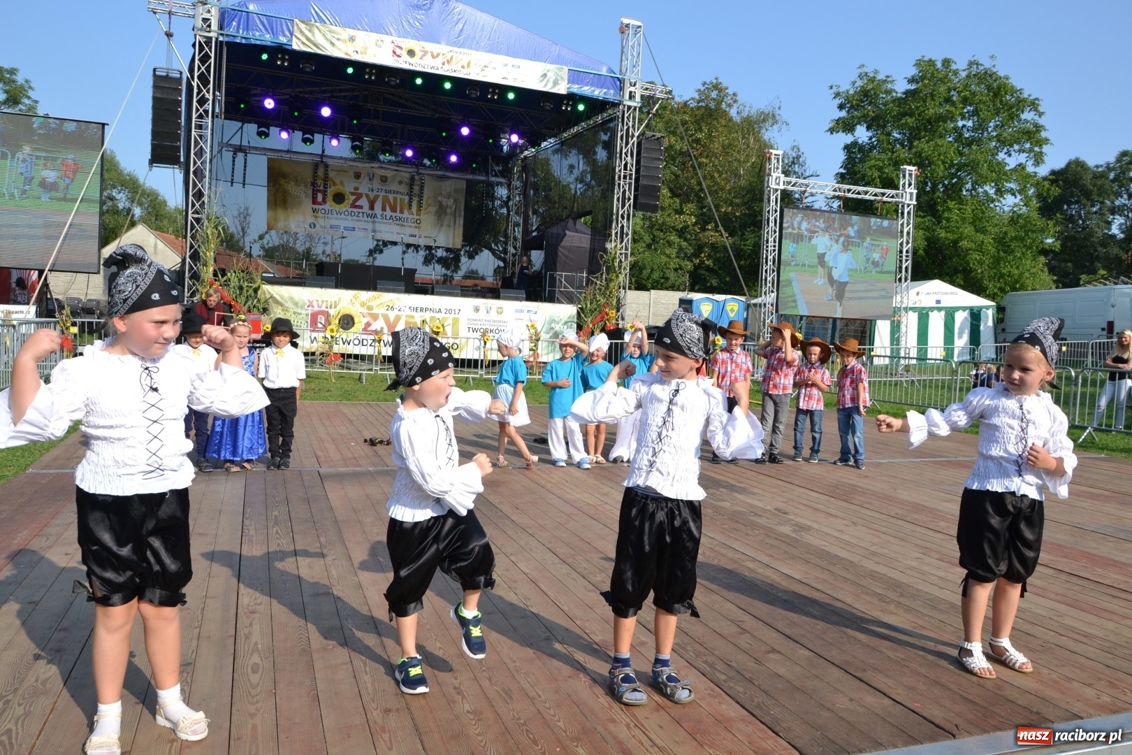 Zdjęcie w galerii na portalu naszraciborz.pl: Dożynki wojewódzkie w Tworkowie - w sobotę rozpoczęła się zabawa  wiadomości z regionu