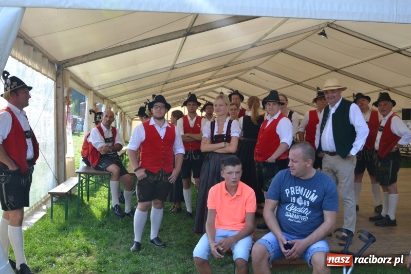 Zdjęcie w galerii na portalu naszraciborz.pl: Dożynki wojewódzkie w Tworkowie - w sobotę rozpoczęła się zabawa  wiadomości z regionu