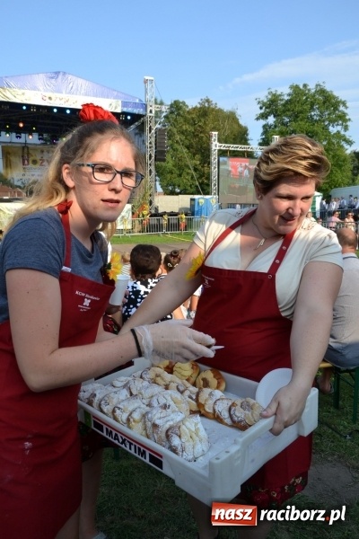 Zdjęcie w galerii na portalu naszraciborz.pl: Dożynki wojewódzkie w Tworkowie - w sobotę rozpoczęła się zabawa  wiadomości z regionu