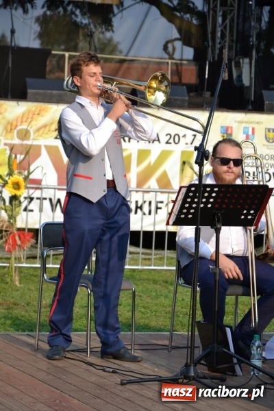 Zdjęcie w galerii na portalu naszraciborz.pl: Dożynki wojewódzkie w Tworkowie - w sobotę rozpoczęła się zabawa  wiadomości z regionu