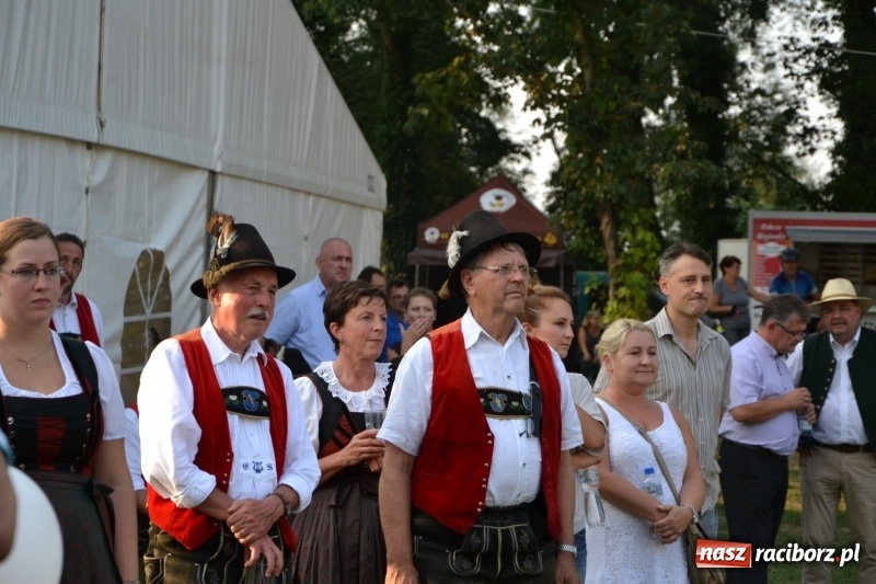 Zdjęcie w galerii na portalu naszraciborz.pl: Dożynki wojewódzkie w Tworkowie - w sobotę rozpoczęła się zabawa  wiadomości z regionu