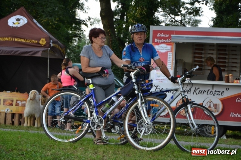 Zdjęcie w galerii na portalu naszraciborz.pl: Dożynki wojewódzkie w Tworkowie - w sobotę rozpoczęła się zabawa  wiadomości z regionu