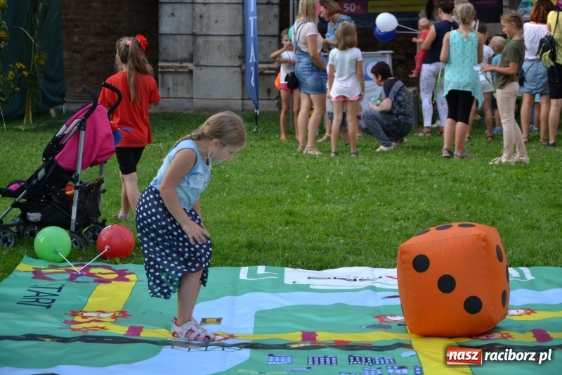 Zdjęcie w galerii na portalu naszraciborz.pl: Dożynki wojewódzkie w Tworkowie - w sobotę rozpoczęła się zabawa  wiadomości z regionu