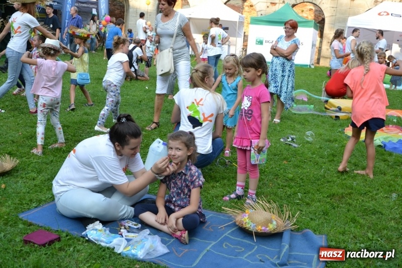 Zdjęcie w galerii na portalu naszraciborz.pl: Dożynki wojewódzkie w Tworkowie - w sobotę rozpoczęła się zabawa  wiadomości z regionu