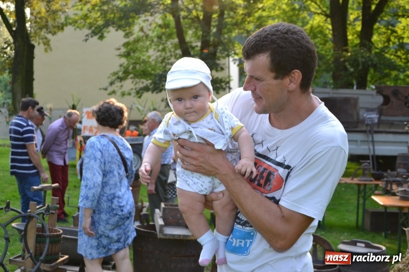 Zdjęcie w galerii na portalu naszraciborz.pl: Dożynki wojewódzkie w Tworkowie - w sobotę rozpoczęła się zabawa  wiadomości z regionu