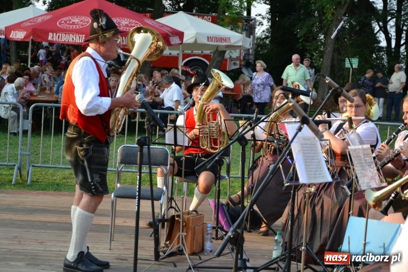 Zdjęcie w galerii na portalu naszraciborz.pl: Dożynki wojewódzkie w Tworkowie - w sobotę rozpoczęła się zabawa  wiadomości z regionu