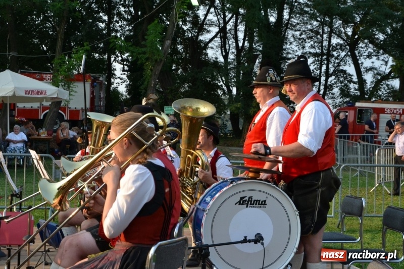 Zdjęcie w galerii na portalu naszraciborz.pl: Dożynki wojewódzkie w Tworkowie - w sobotę rozpoczęła się zabawa  wiadomości z regionu
