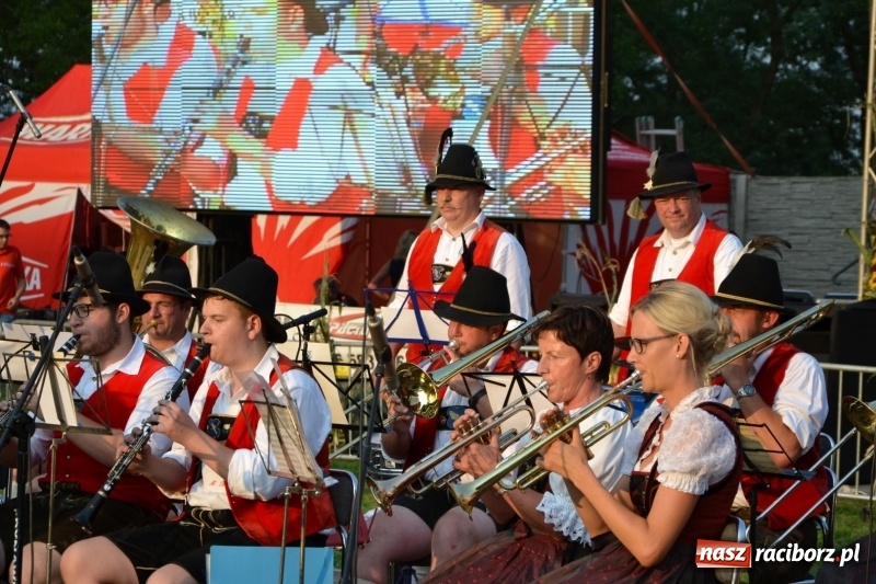 Zdjęcie w galerii na portalu naszraciborz.pl: Dożynki wojewódzkie w Tworkowie - w sobotę rozpoczęła się zabawa  wiadomości z regionu