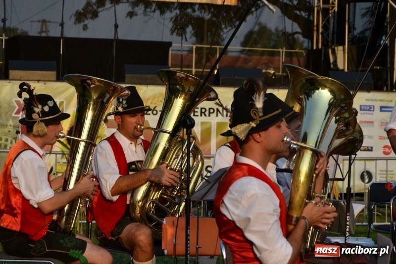 Zdjęcie w galerii na portalu naszraciborz.pl: Dożynki wojewódzkie w Tworkowie - w sobotę rozpoczęła się zabawa  wiadomości z regionu