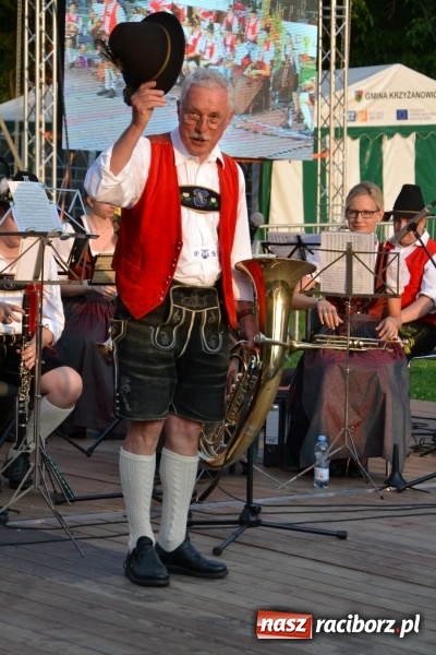 Zdjęcie w galerii na portalu naszraciborz.pl: Dożynki wojewódzkie w Tworkowie - w sobotę rozpoczęła się zabawa  wiadomości z regionu