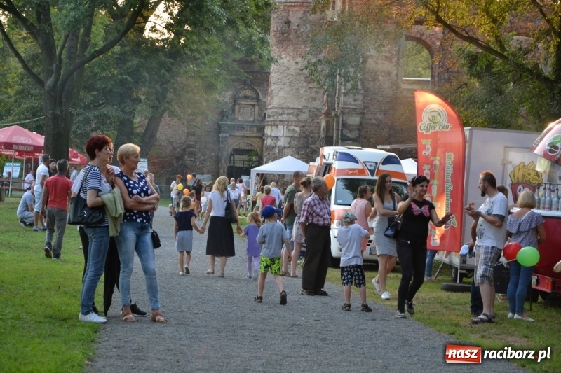 Zdjęcie w galerii na portalu naszraciborz.pl: Dożynki wojewódzkie w Tworkowie - w sobotę rozpoczęła się zabawa  wiadomości z regionu