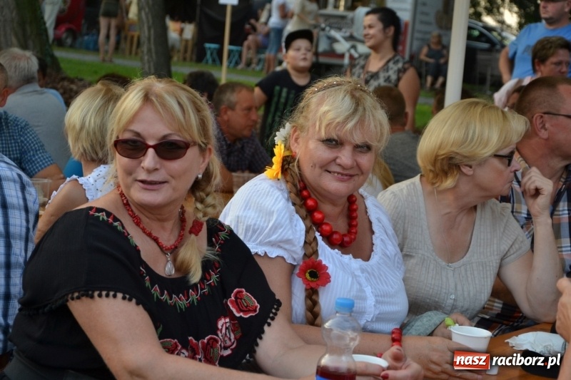 Zdjęcie w galerii na portalu naszraciborz.pl: Dożynki wojewódzkie w Tworkowie - w sobotę rozpoczęła się zabawa  wiadomości z regionu
