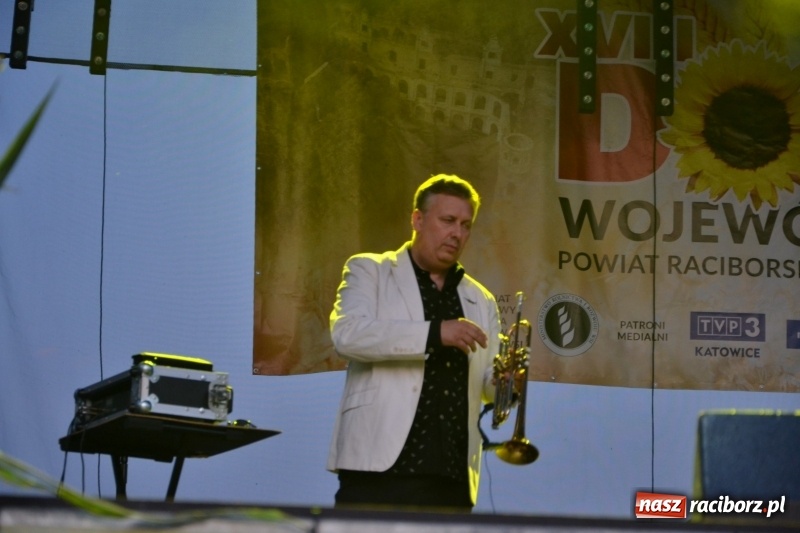 Zdjęcie w galerii na portalu naszraciborz.pl: Dożynki wojewódzkie w Tworkowie - w sobotę rozpoczęła się zabawa  wiadomości z regionu