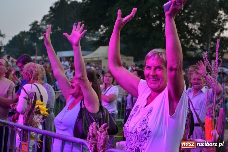 Zdjęcie w galerii na portalu naszraciborz.pl: Dożynki wojewódzkie w Tworkowie - w sobotę rozpoczęła się zabawa  wiadomości z regionu