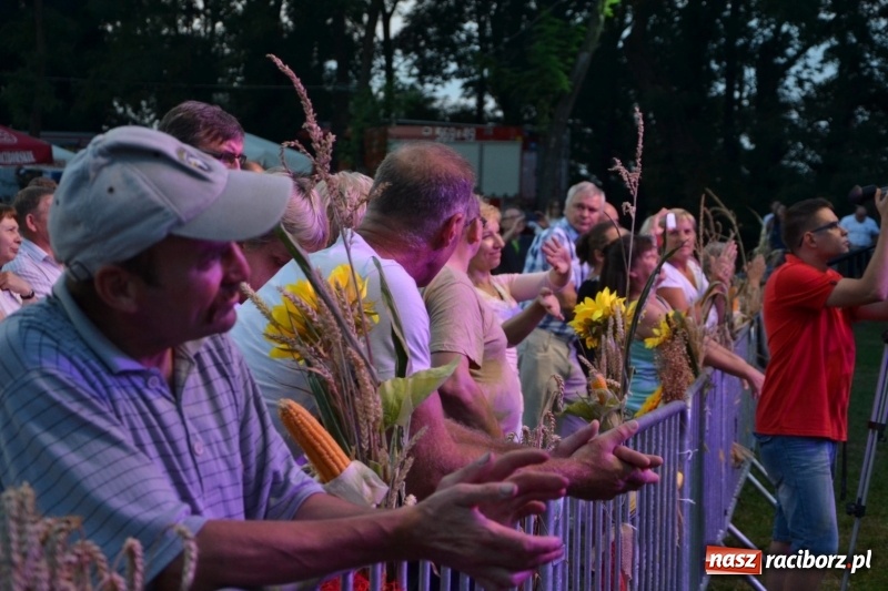 Zdjęcie w galerii na portalu naszraciborz.pl: Dożynki wojewódzkie w Tworkowie - w sobotę rozpoczęła się zabawa  wiadomości z regionu