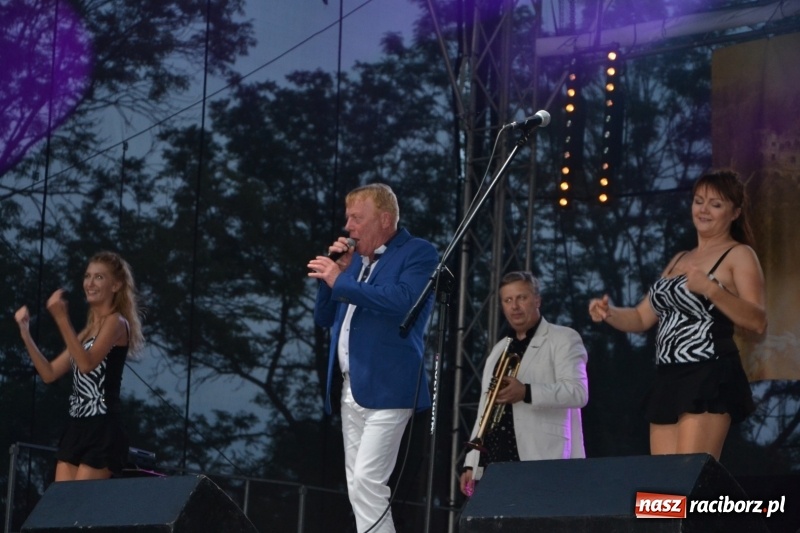 Zdjęcie w galerii na portalu naszraciborz.pl: Dożynki wojewódzkie w Tworkowie - w sobotę rozpoczęła się zabawa  wiadomości z regionu