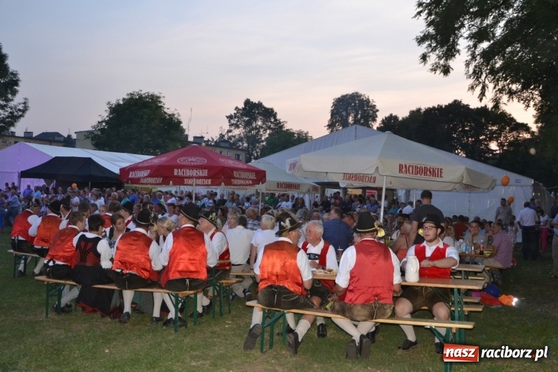 Zdjęcie w galerii na portalu naszraciborz.pl: Dożynki wojewódzkie w Tworkowie - w sobotę rozpoczęła się zabawa  wiadomości z regionu
