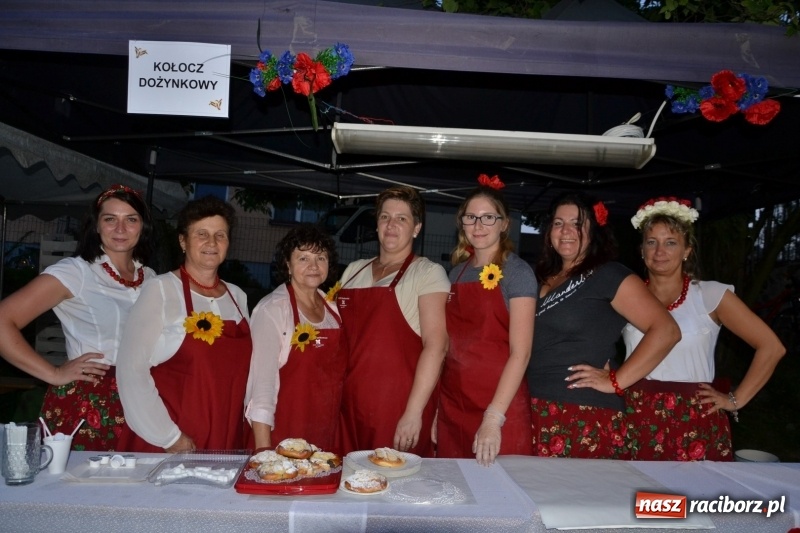 Zdjęcie w galerii na portalu naszraciborz.pl: Dożynki wojewódzkie w Tworkowie - w sobotę rozpoczęła się zabawa  wiadomości z regionu