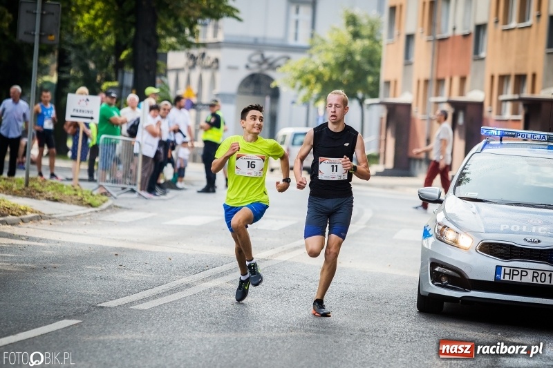 Zdjęcie w galerii na portalu naszraciborz.pl: Biegali dla Michałka, czyli raciborski Mini Półmaraton 2017 wiadomości z regionu