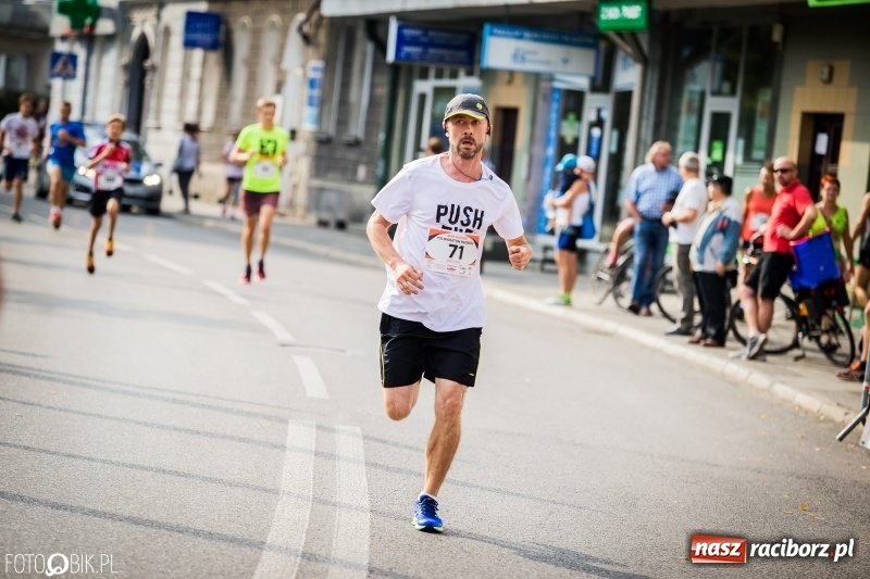 Zdjęcie w galerii na portalu naszraciborz.pl: Biegali dla Michałka, czyli raciborski Mini Półmaraton 2017 wiadomości z regionu