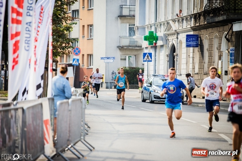 Zdjęcie w galerii na portalu naszraciborz.pl: Biegali dla Michałka, czyli raciborski Mini Półmaraton 2017 wiadomości z regionu