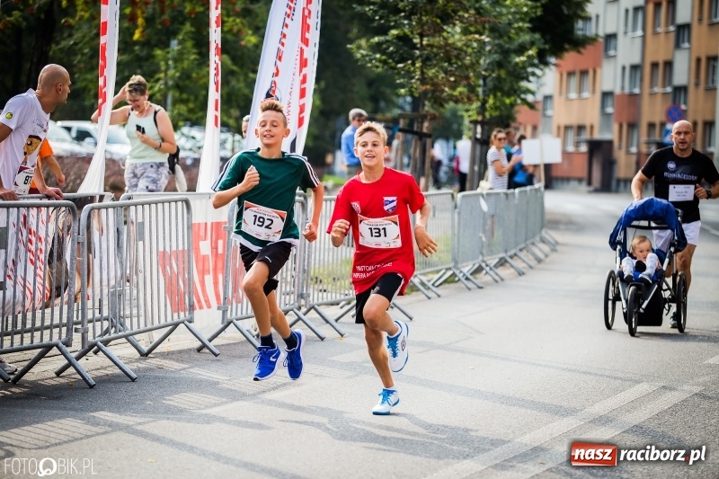 Zdjęcie w galerii na portalu naszraciborz.pl: Biegali dla Michałka, czyli raciborski Mini Półmaraton 2017 wiadomości z regionu