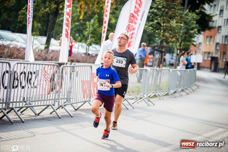 Zdjęcie w galerii na portalu naszraciborz.pl: Biegali dla Michałka, czyli raciborski Mini Półmaraton 2017 wiadomości z regionu