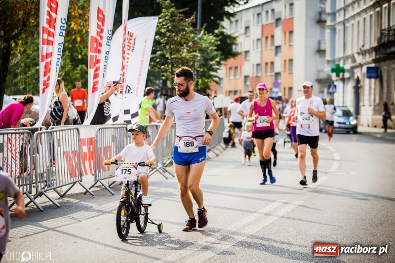 Zdjęcie w galerii na portalu naszraciborz.pl: Biegali dla Michałka, czyli raciborski Mini Półmaraton 2017 wiadomości z regionu